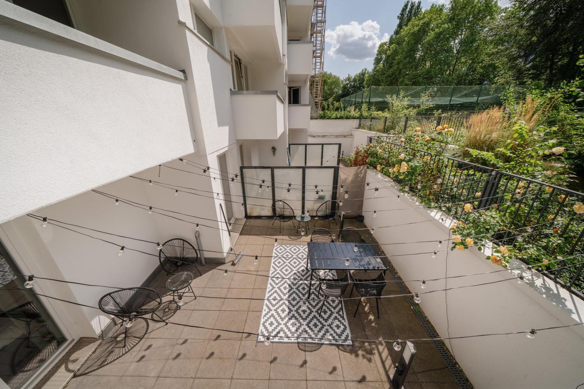 Homely - Huge Terrace, Modern, Quiet, Near Kudamm Appartement *