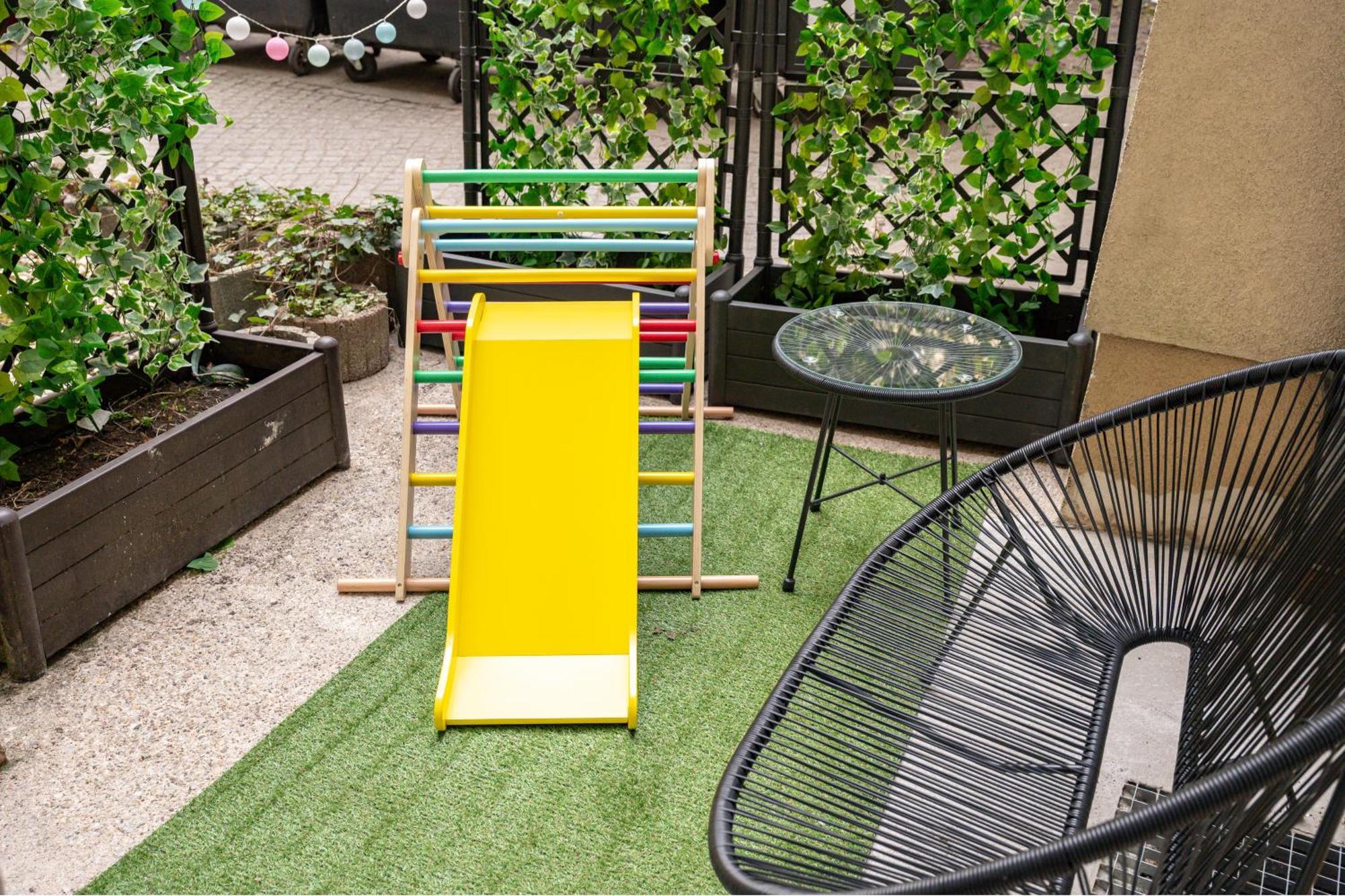 Cozy Retro Chic With Patio And Self Check-in