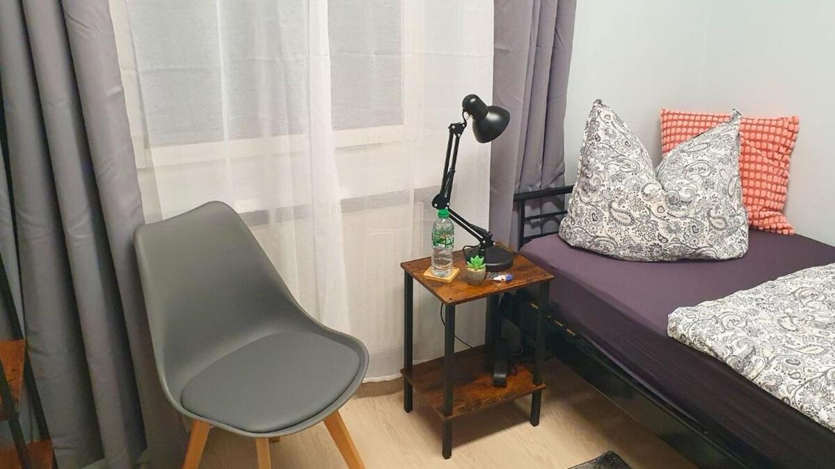 Gemuetliche Fuer 9 Personen Apartment Berlin