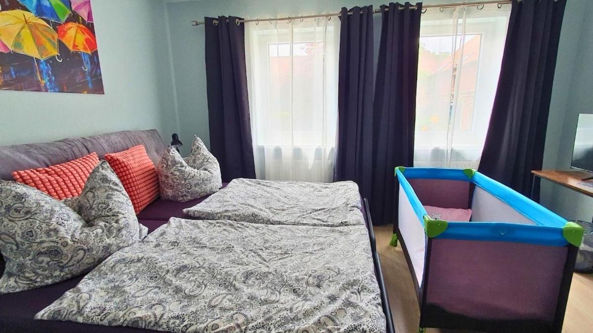 Gemuetliche Fuer 9 Personen Apartment Berlin