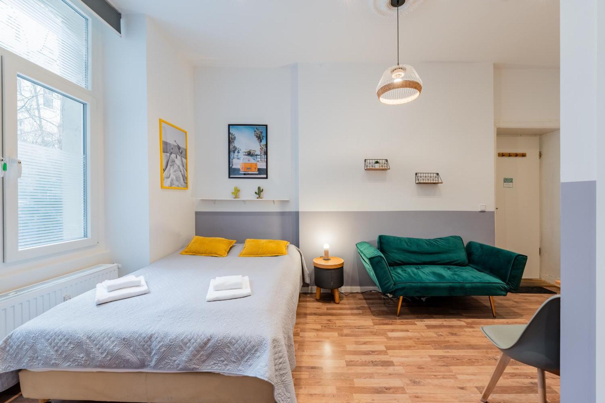 Apartment Cozy Retro Chic With Patio And Self Check-in Berlin