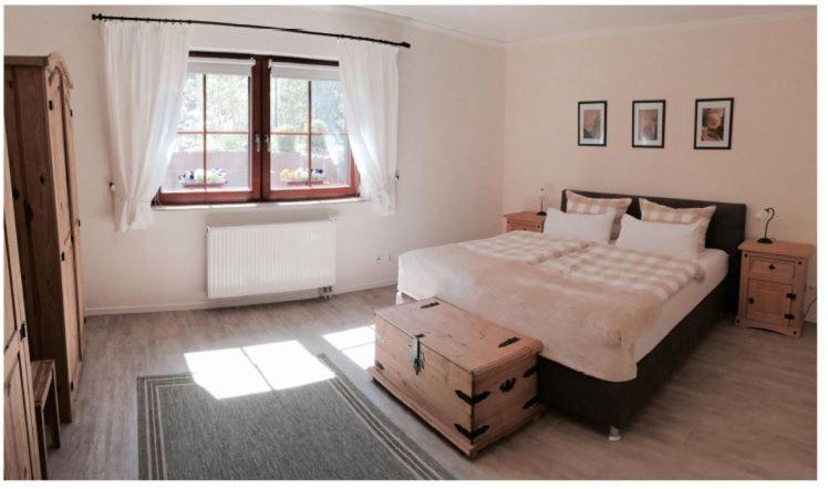 Feriehus Premium Gruppenunterkunft Fuer Bis Zu 25 Gaeste Im Garten Mit Badefass Berlin