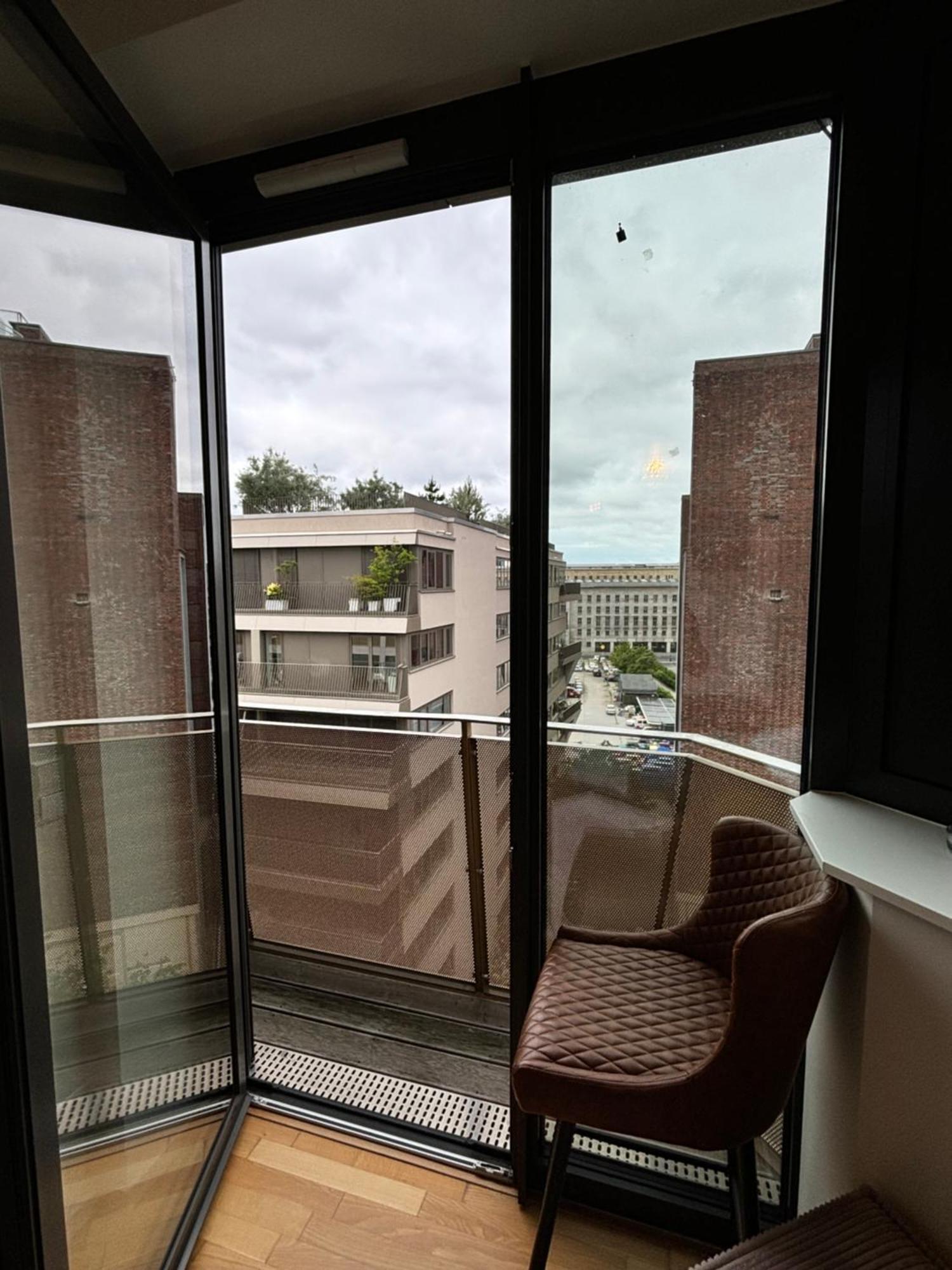 Check Point Charlie Luxury With Balcony * Berlin