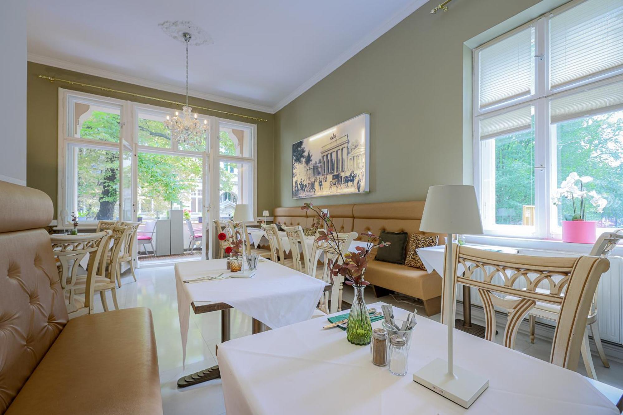 Hotel Augusta Am Kurfuerstendamm 3*