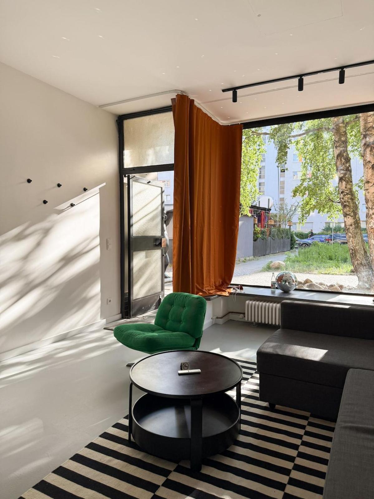 Nook Am Checkpoint Charlie Apartment