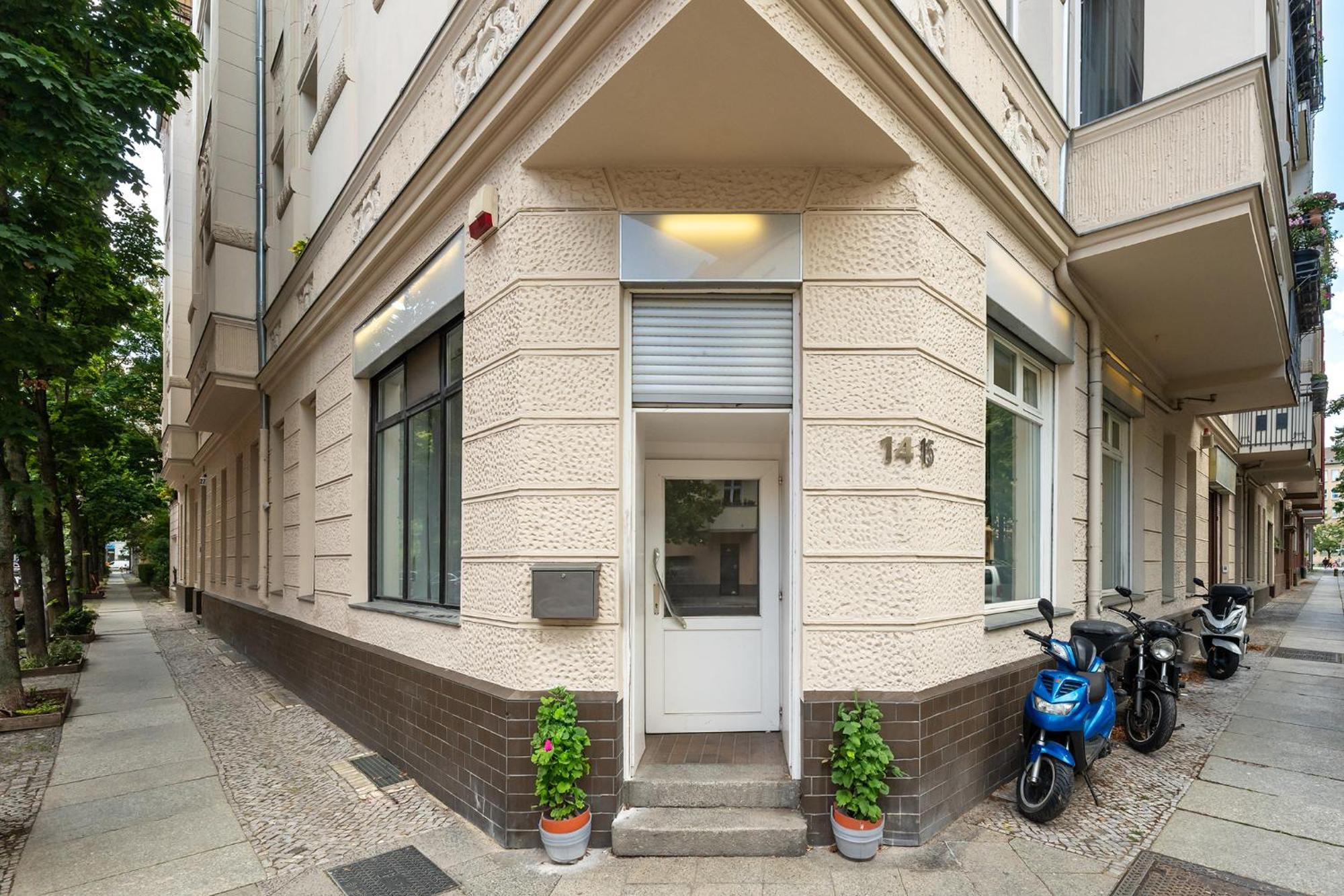 33 O, 4 And Whirlpool * Berlin