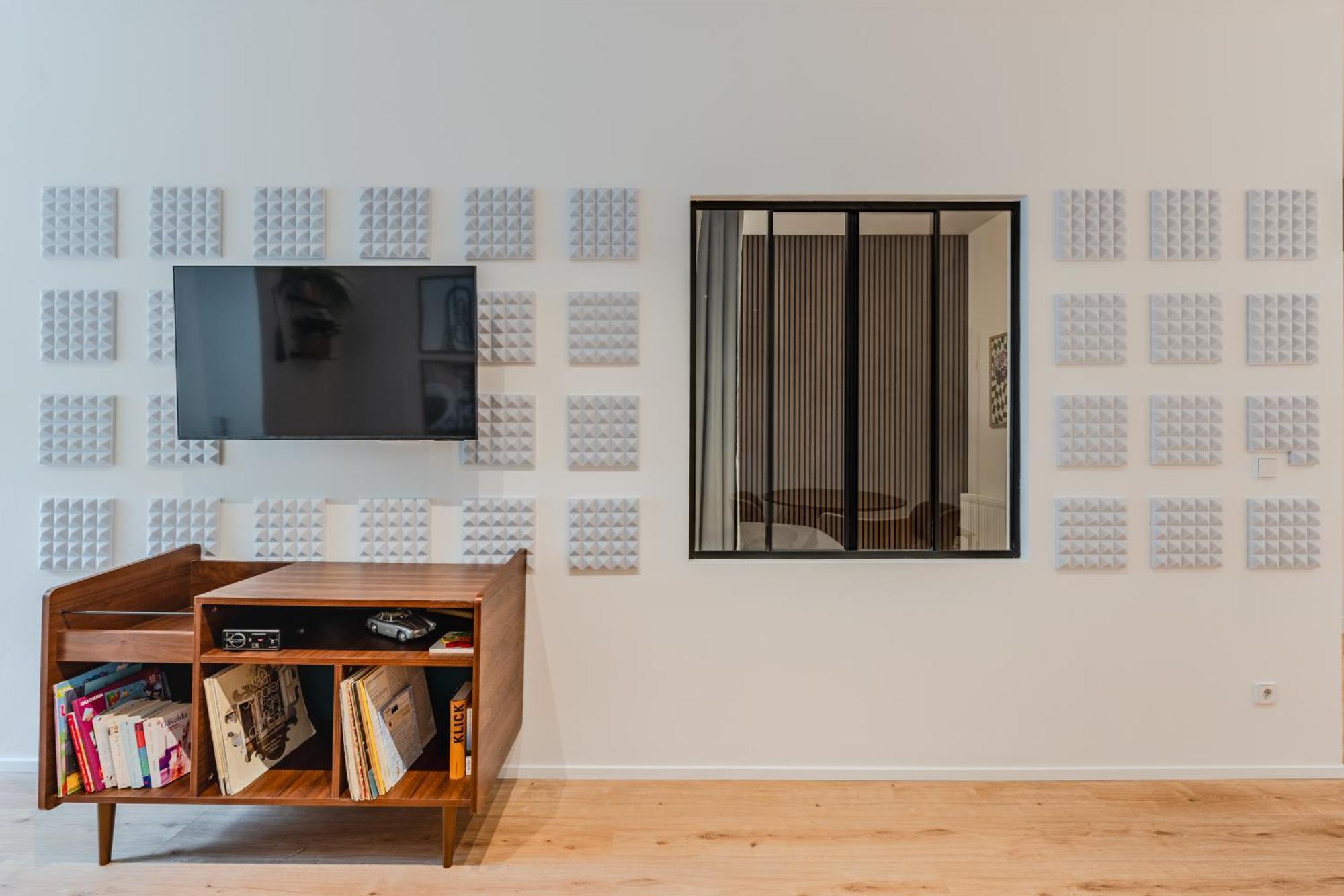 The Music - Newly Renovated Berlin