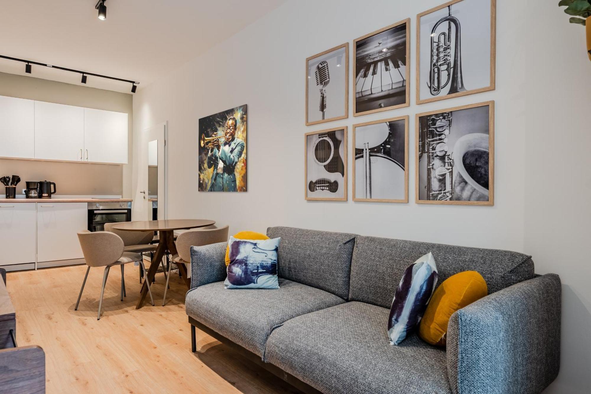 The Music - Newly Renovated Apartment