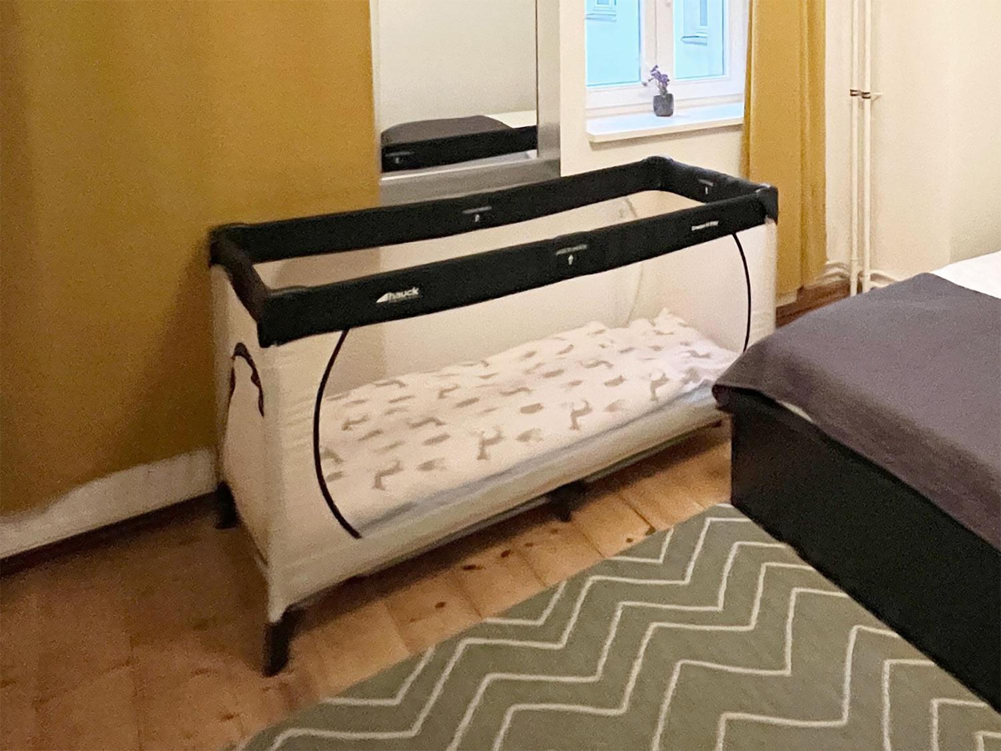 33 L With 8 & 3 Bathrooms Apartment