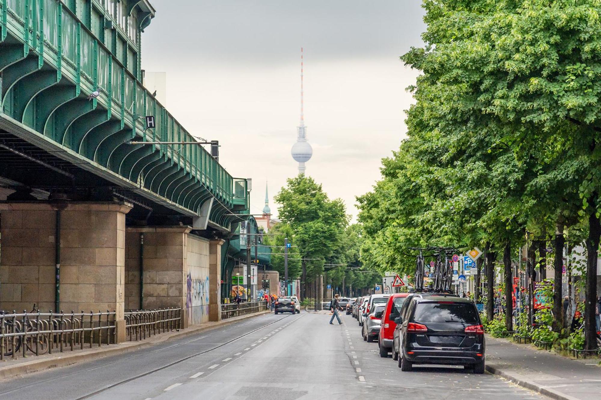 Apartment 33 M Schoenhauser Allee *