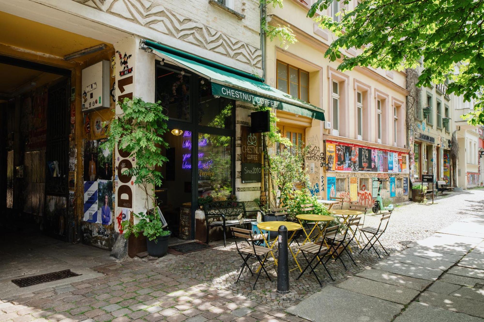 Homely - Historic Building, 3 Bedrooms, Mauerpark, Family & Business