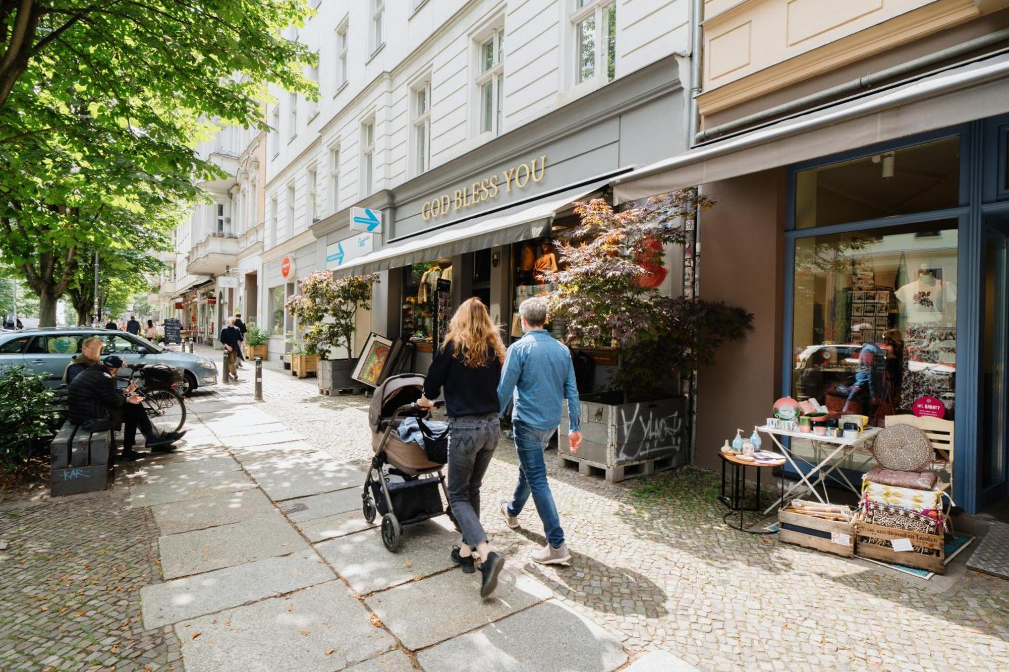 Homely - Historic Building, 3 Bedrooms, Mauerpark, Family & Business * Berlin