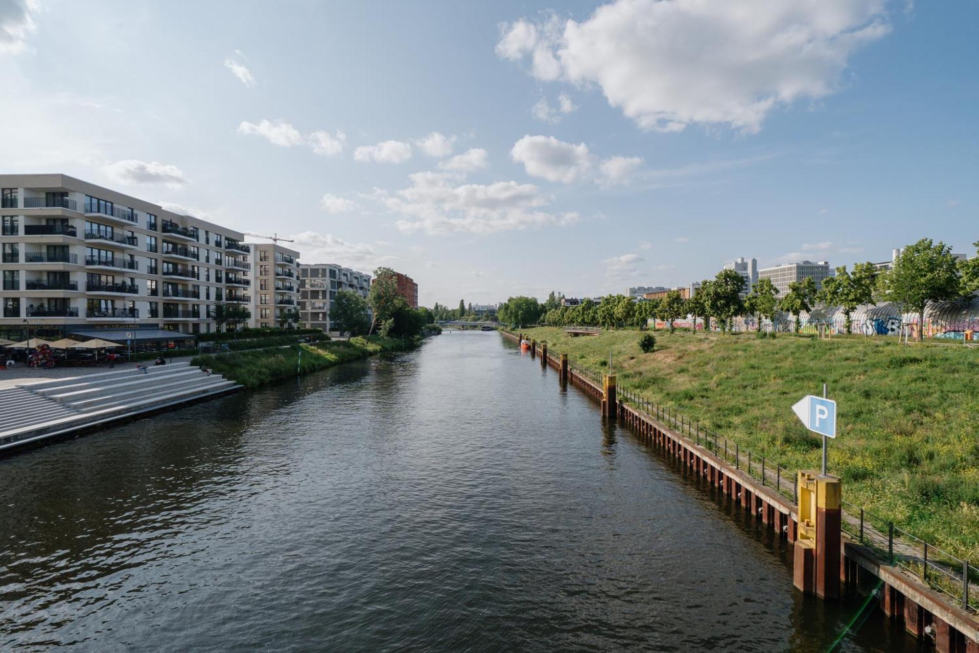 Homely - New Build , Near River , Main Station , Family & Business *
