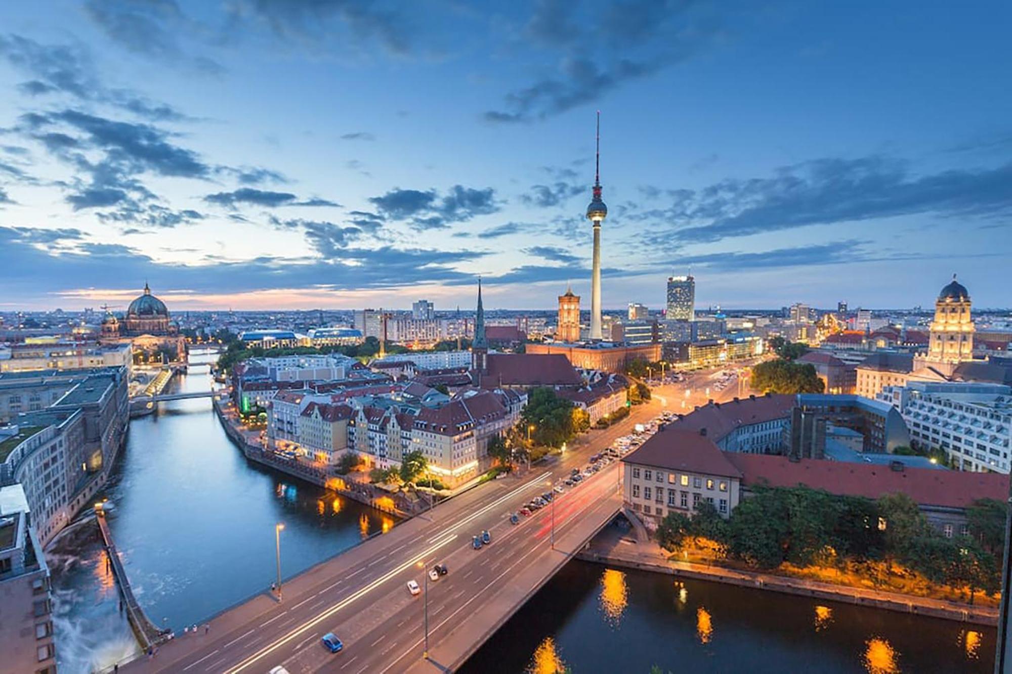 33 O, 4 And Whirlpool * Berlin