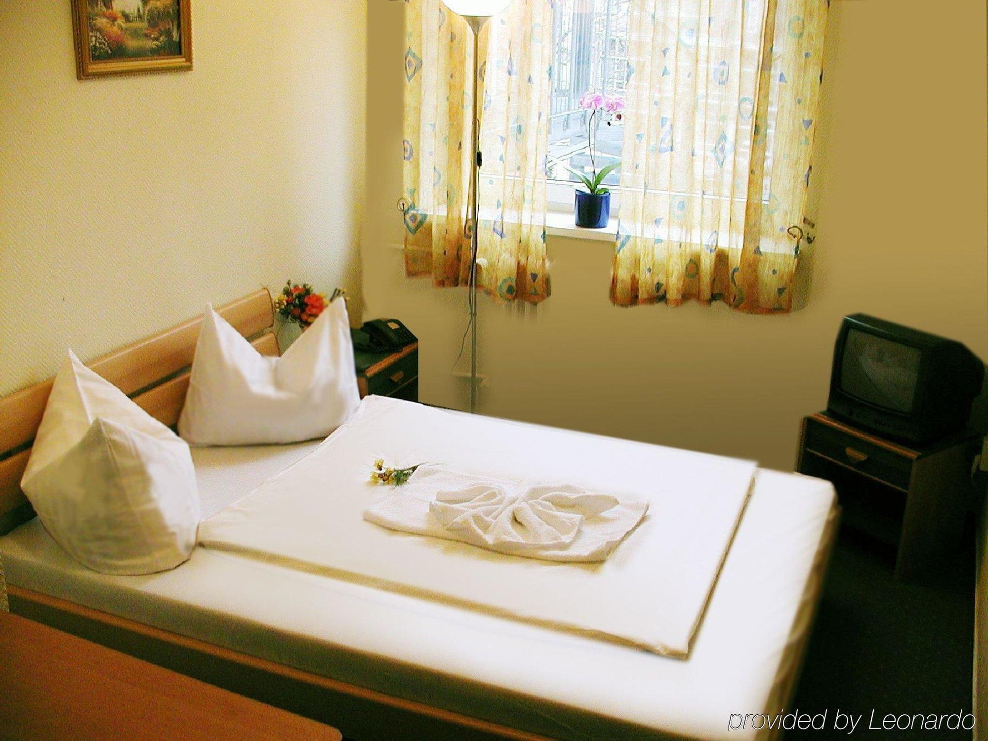 Hotell Ansbach Am Kadewe