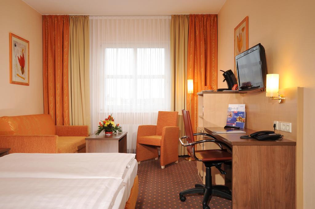 Hotel Amber Econtel Berlin-charlottenburg 3*