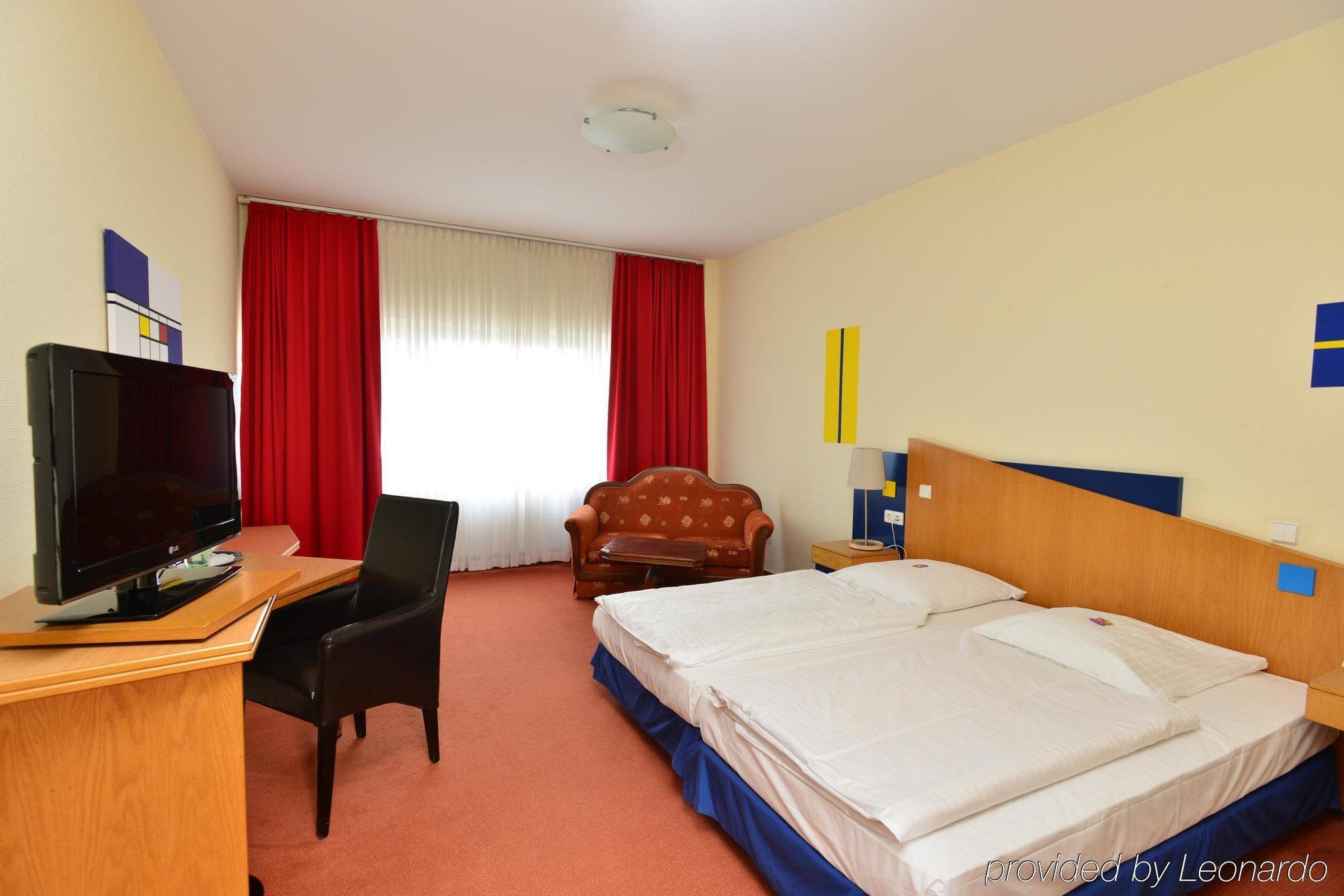 Gallery Hotel 3*