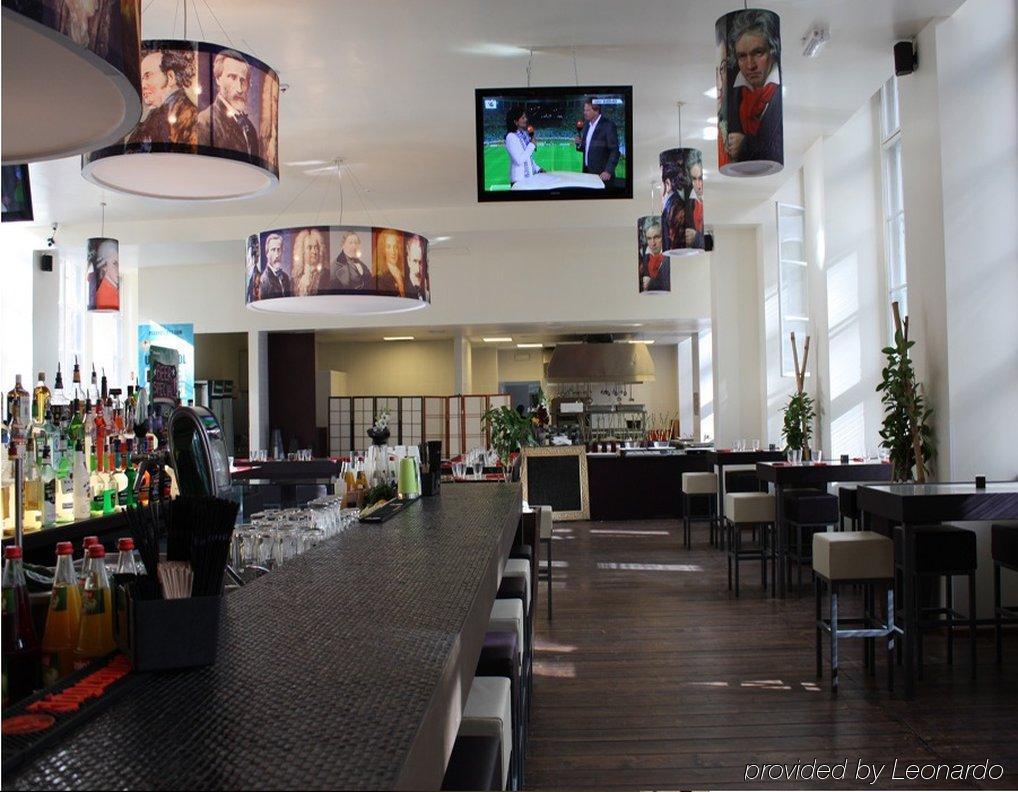 Und Hotell 3*
