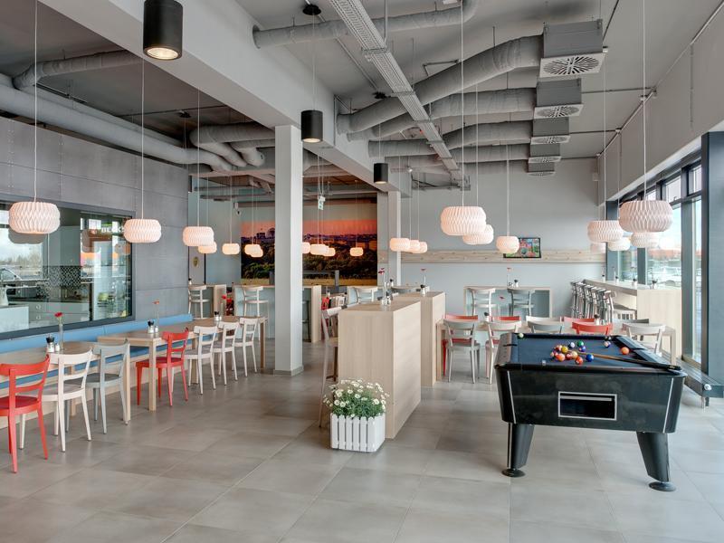 Meininger Airport Hotell 3*