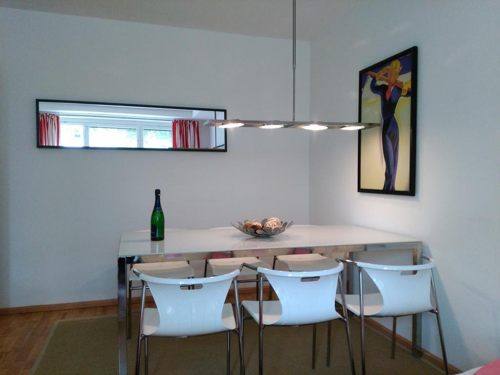 Grosszugige Ferienwohnung In Dahlem Apartment Berlin