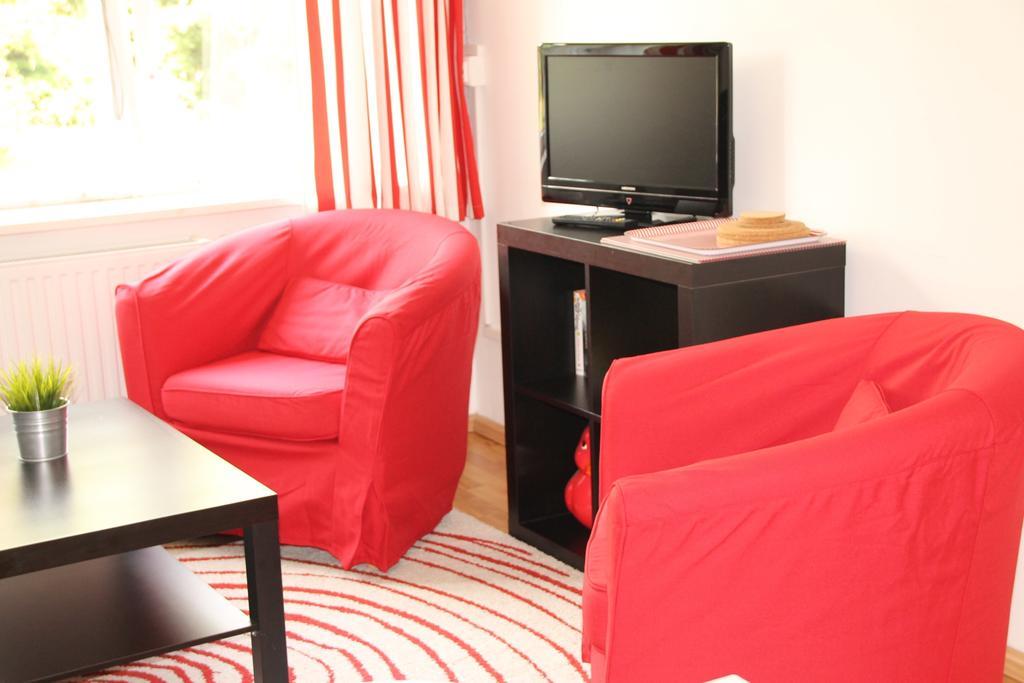 Grosszugige Ferienwohnung In Dahlem Apartment