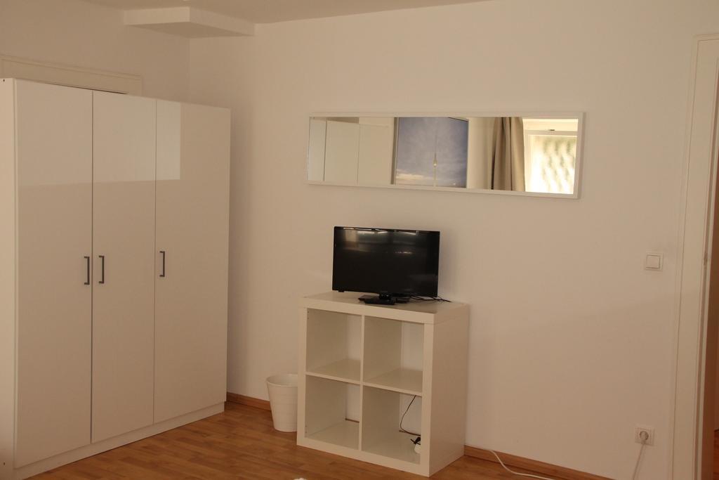 Grosszugige Ferienwohnung In Dahlem Apartment