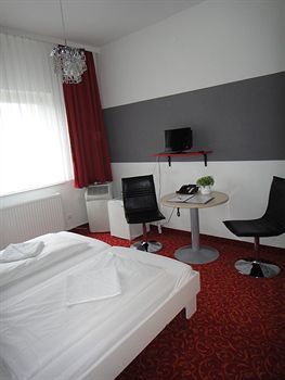 Apartment Academy