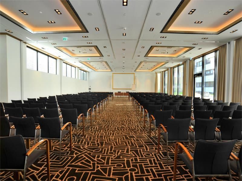 Hotell Golden Tulip Hamburg