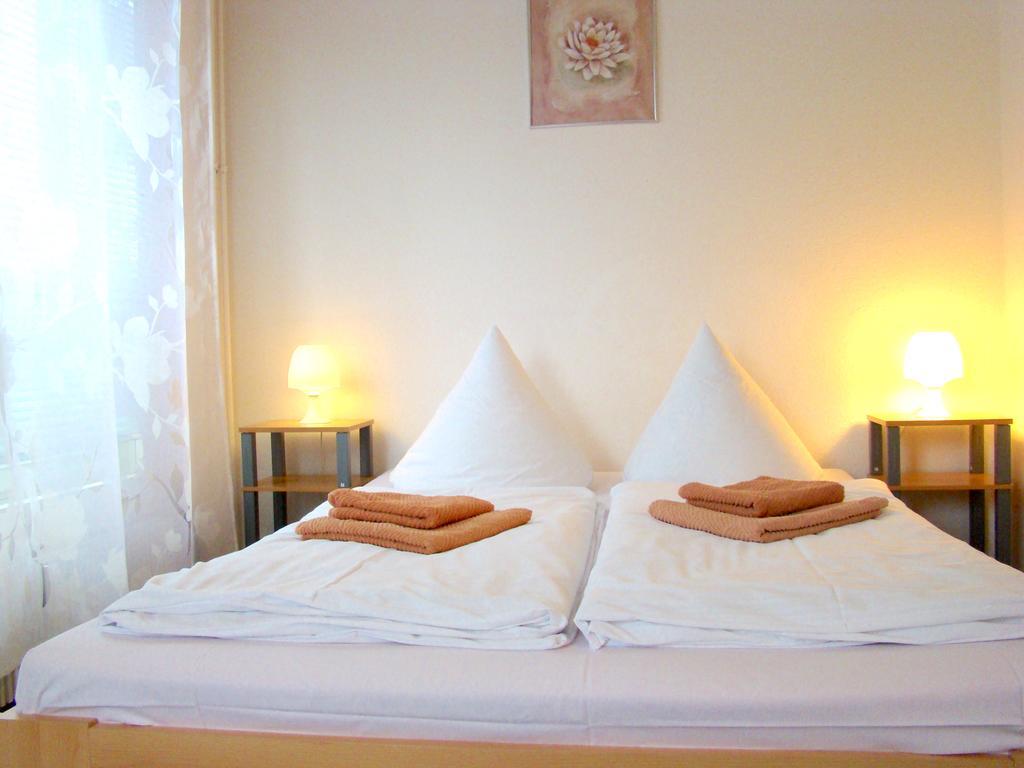Near Brandenburg Gate - Rooms&apartments * Berlin
