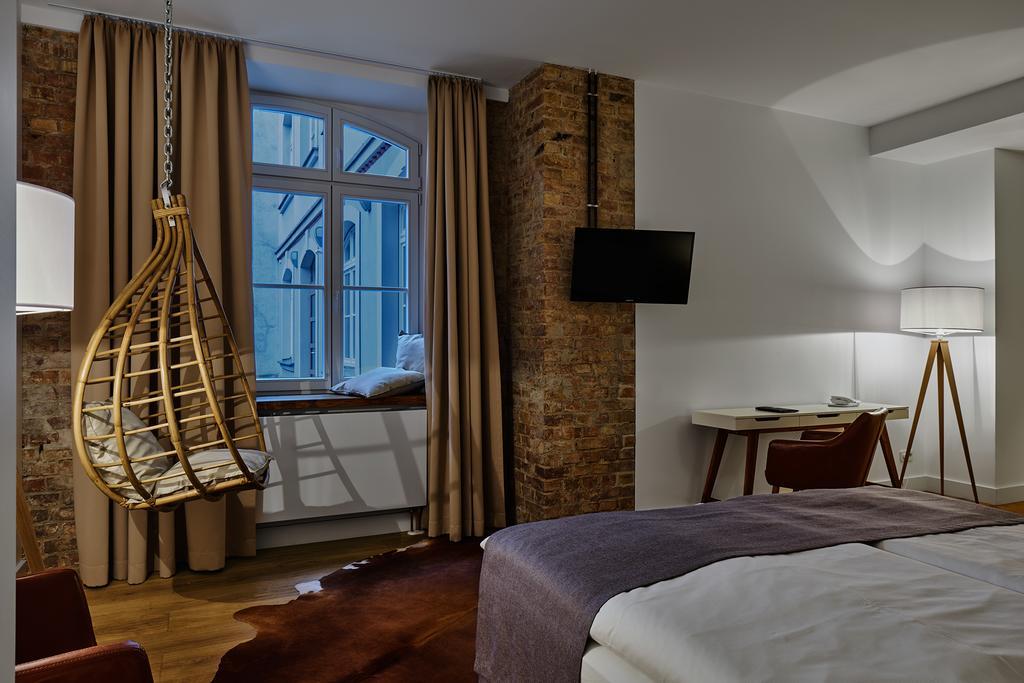 38 Hotell 3*