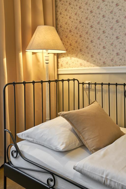 38 Hotell 3*