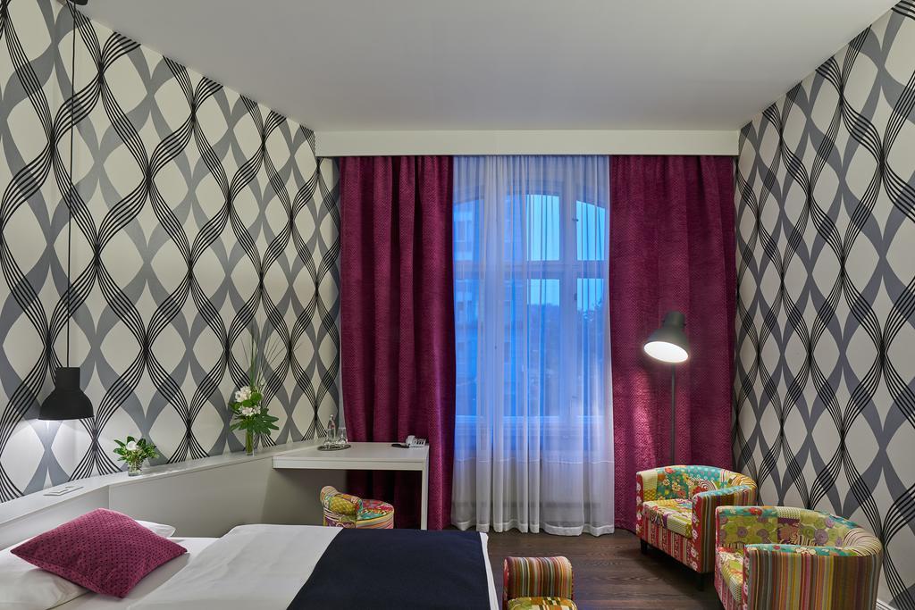 38 Hotell 3*