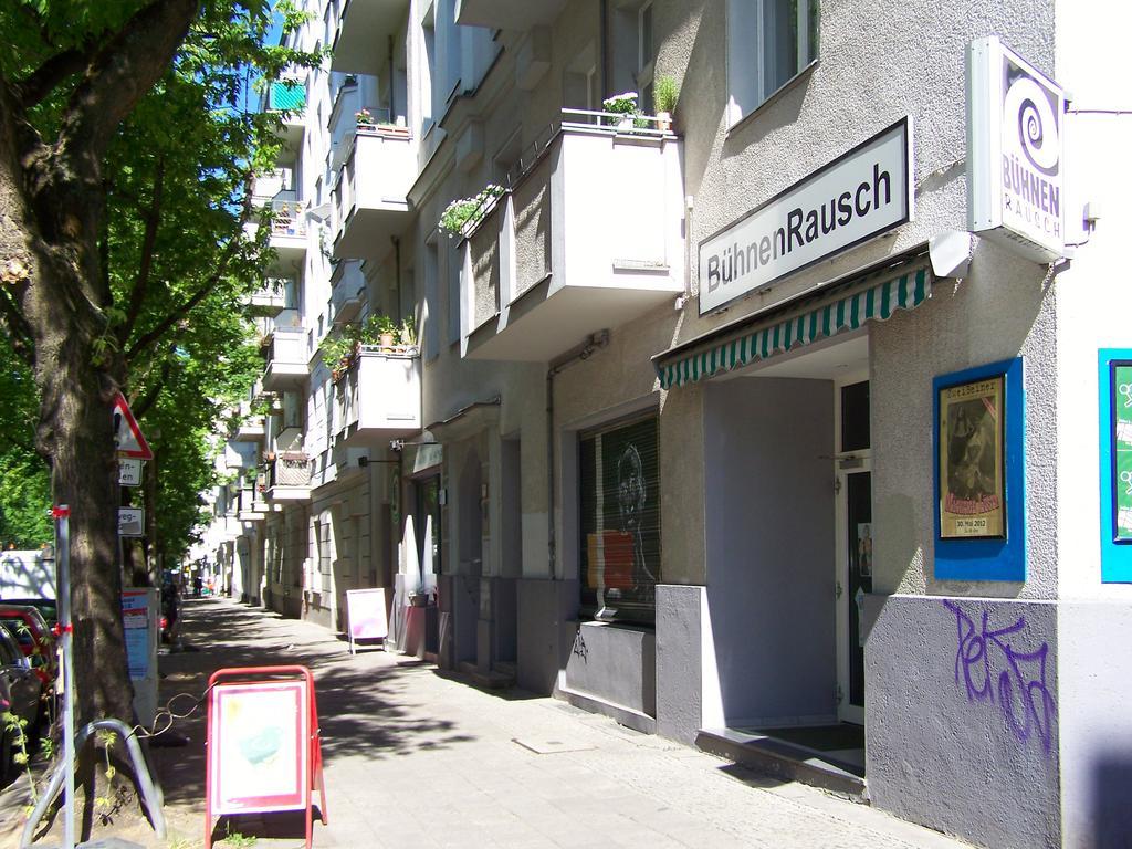 Altbauwohnung Mit 3 Bädern Apartment *