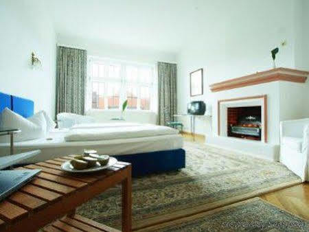 Brandies An Der Messe Hotell