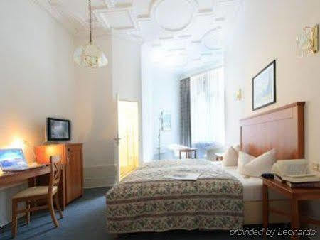 Brandies An Der Messe Hotell