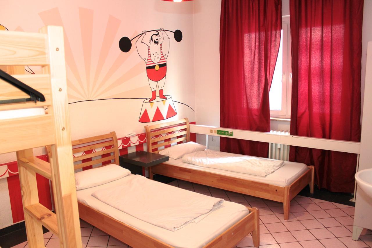 Bed 2 Am Kurfurstendamm Vandrarhem Berlin