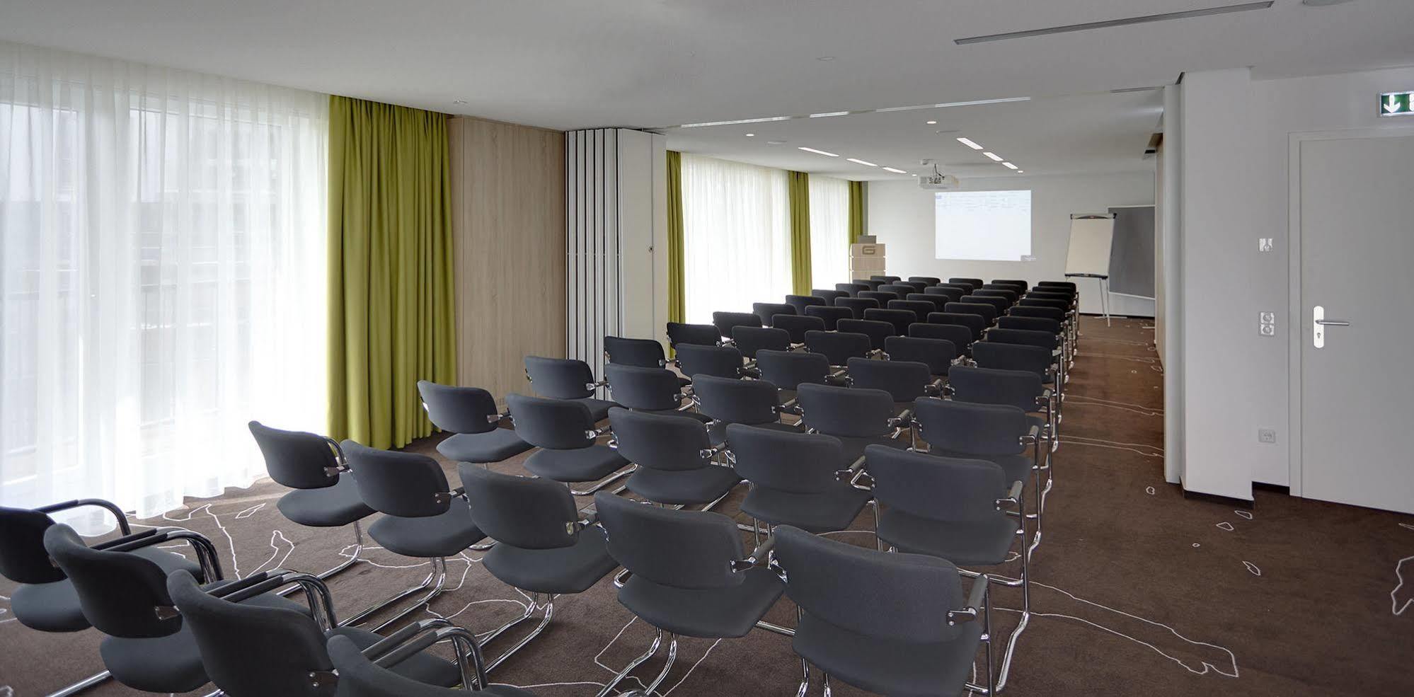 Grimm's Potsdamer Platz Hotell *