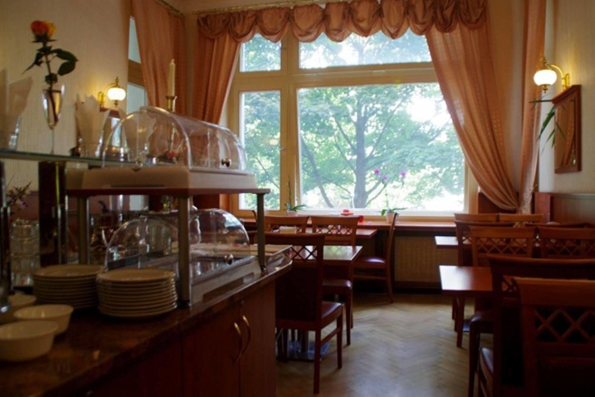Am Kurfuerstendamm Hotell 3*