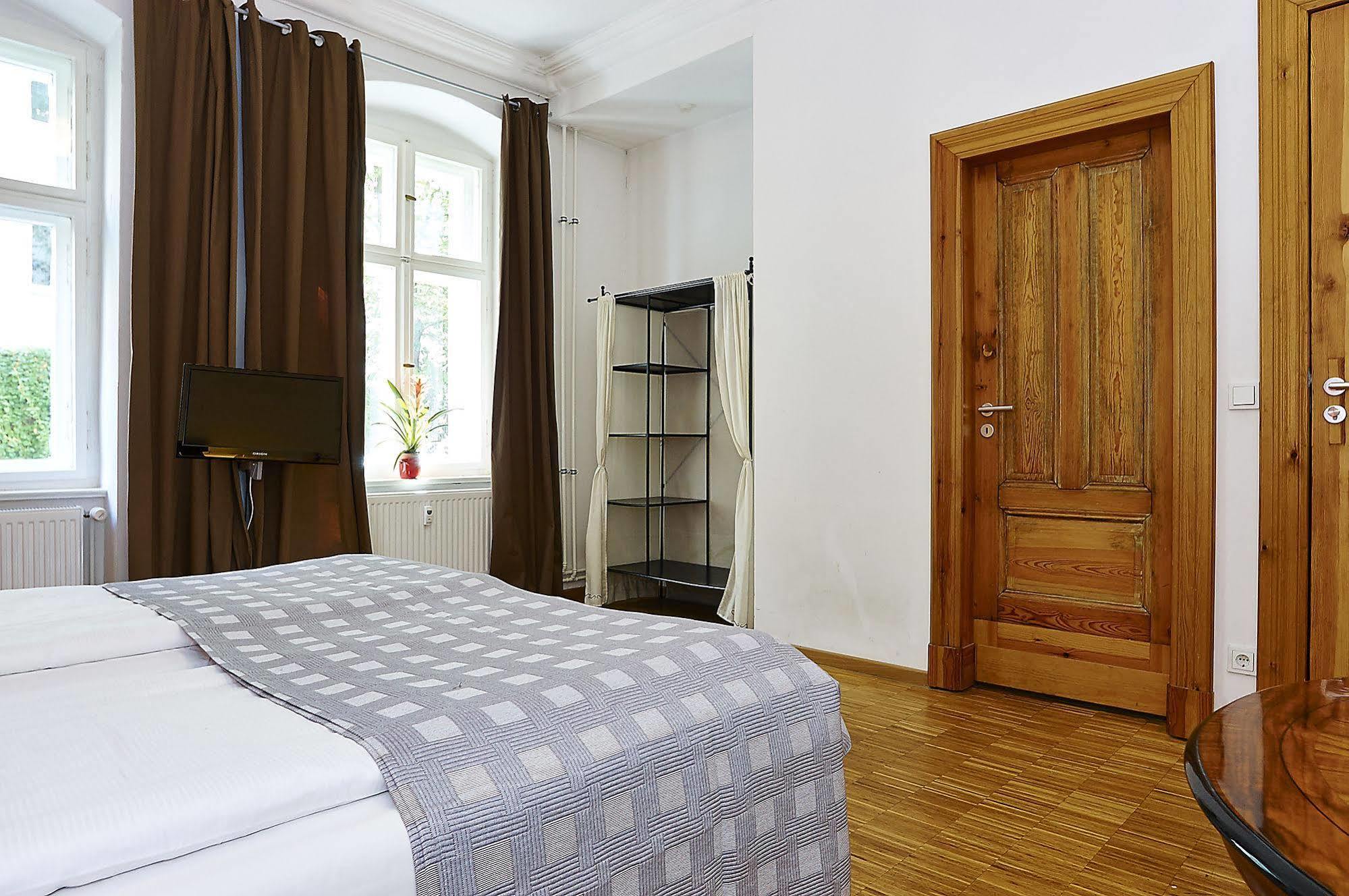 Hotel Schall & Rauch 3*
