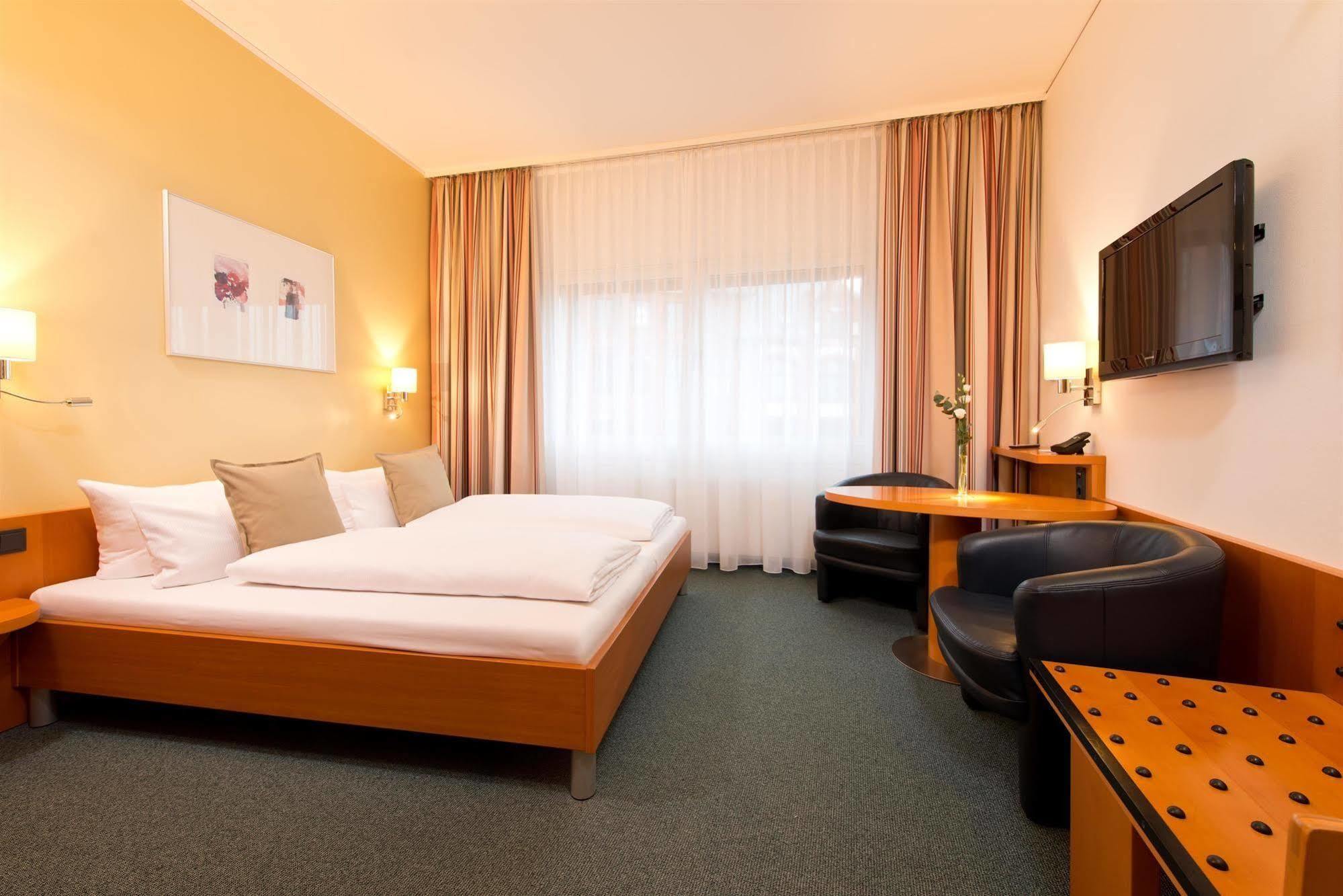 Am Borsigturm 4* Berlin