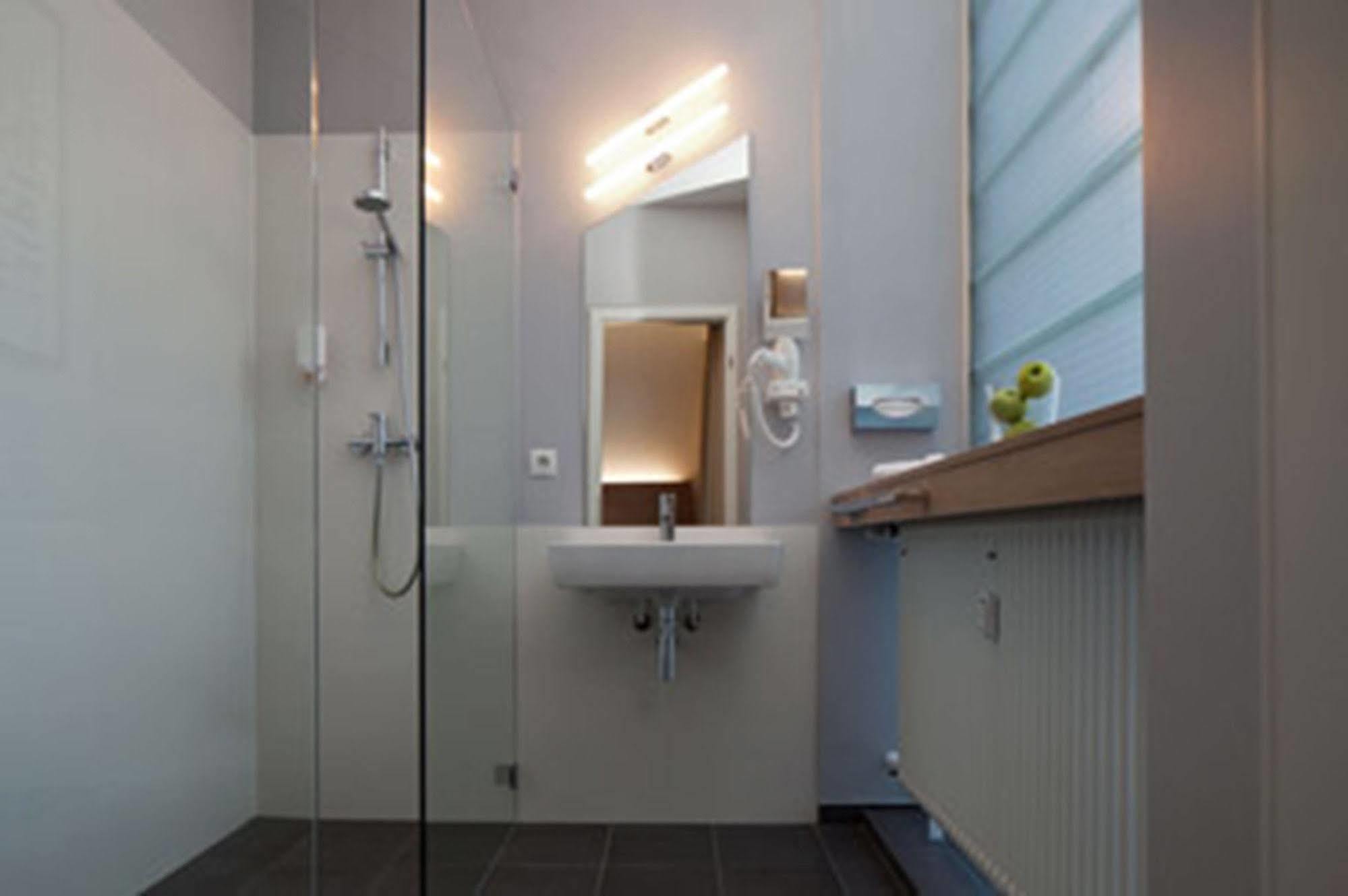 38 Hotell