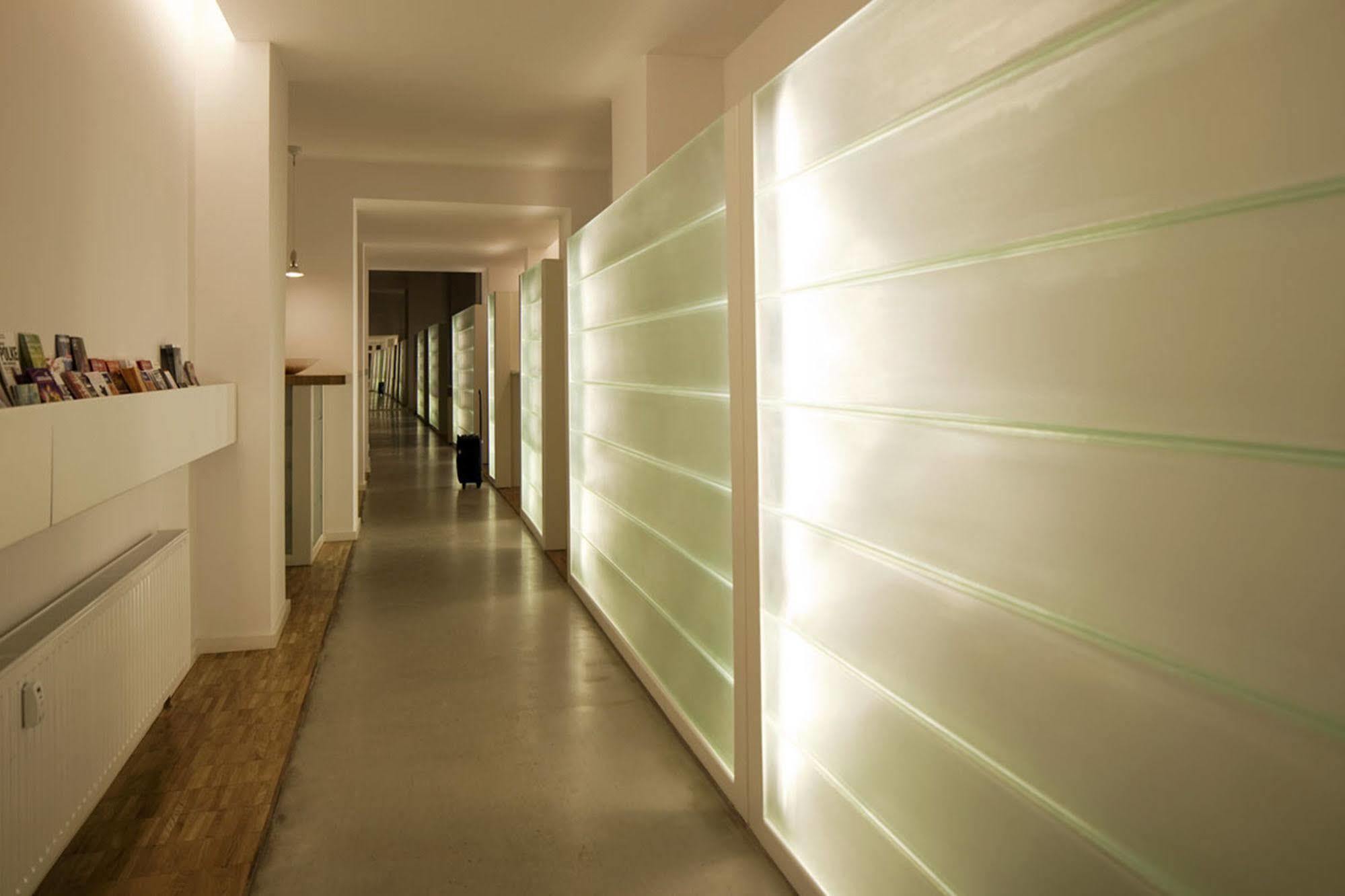 38 Hotell 3*