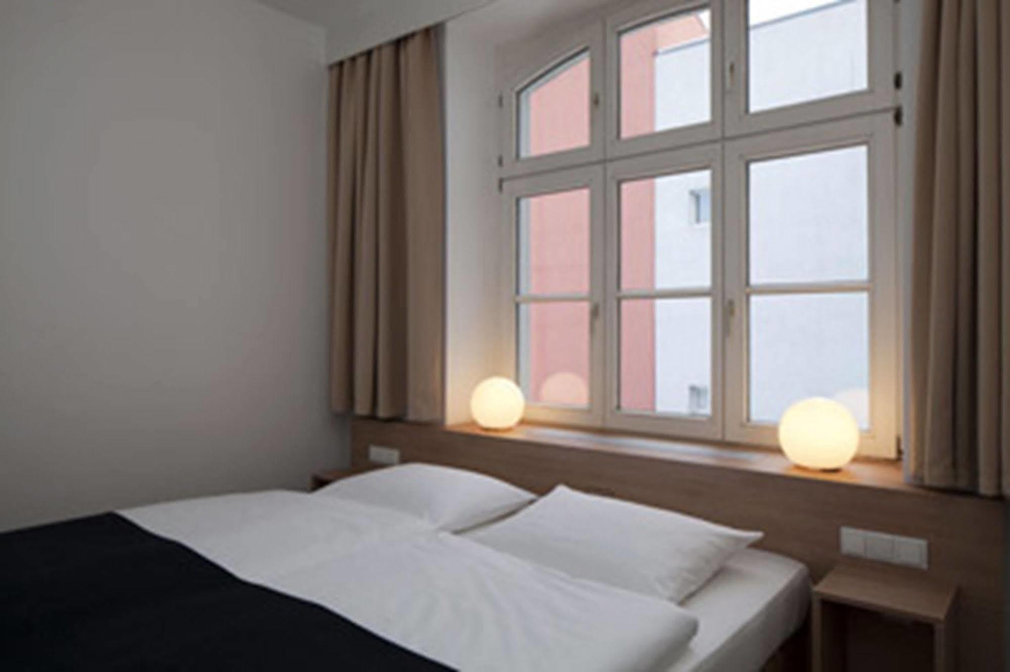 38 Hotell 3*