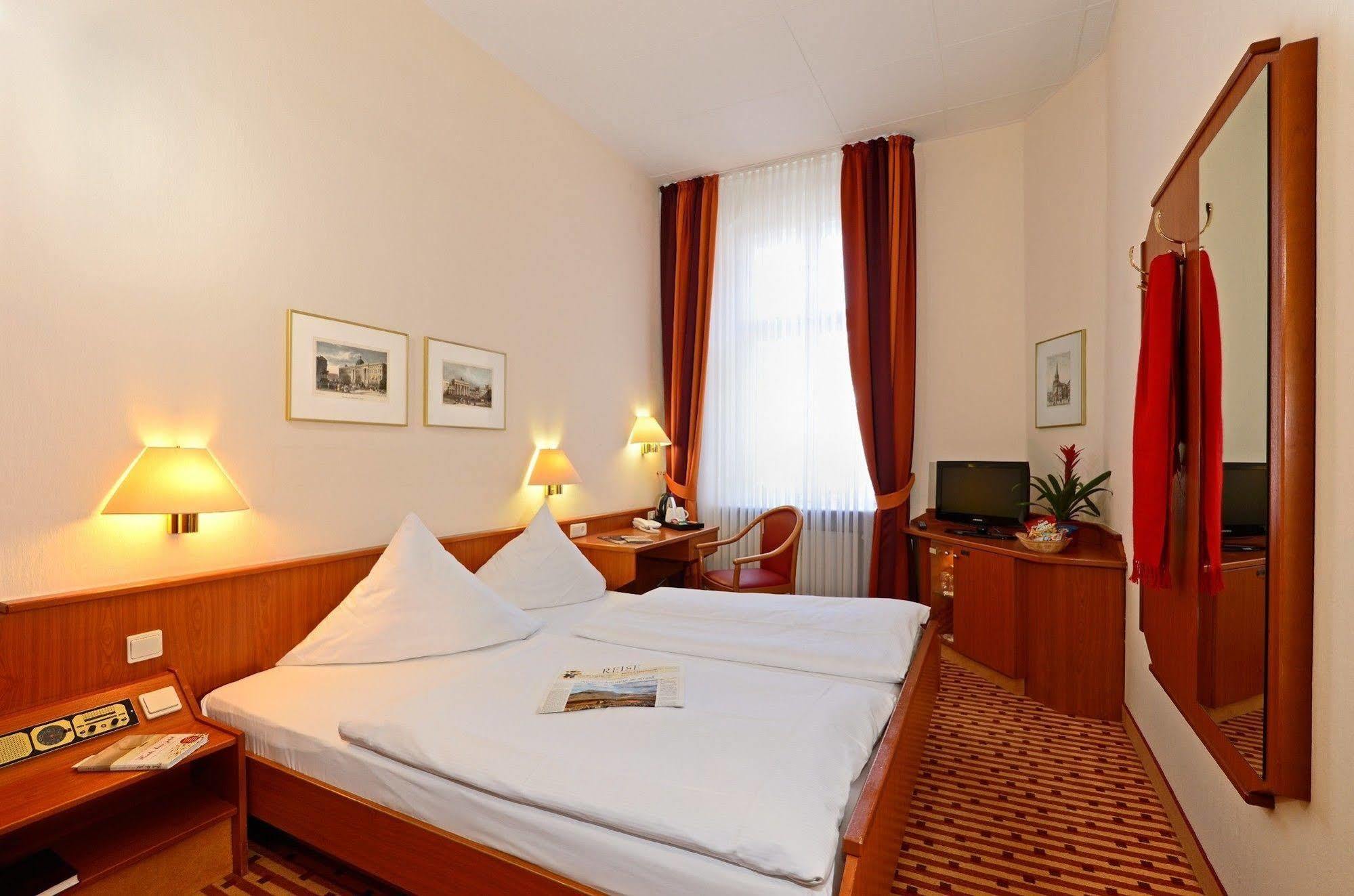 Schöneberg 3*