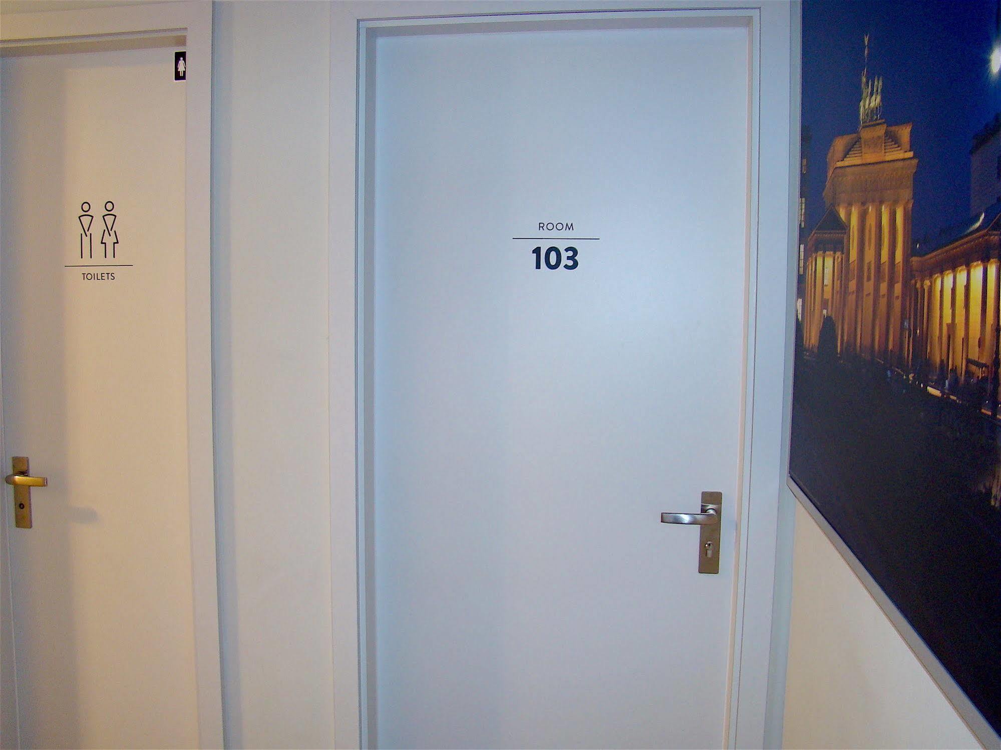 Near Brandenburg Gate - Rooms&apartments * Berlin
