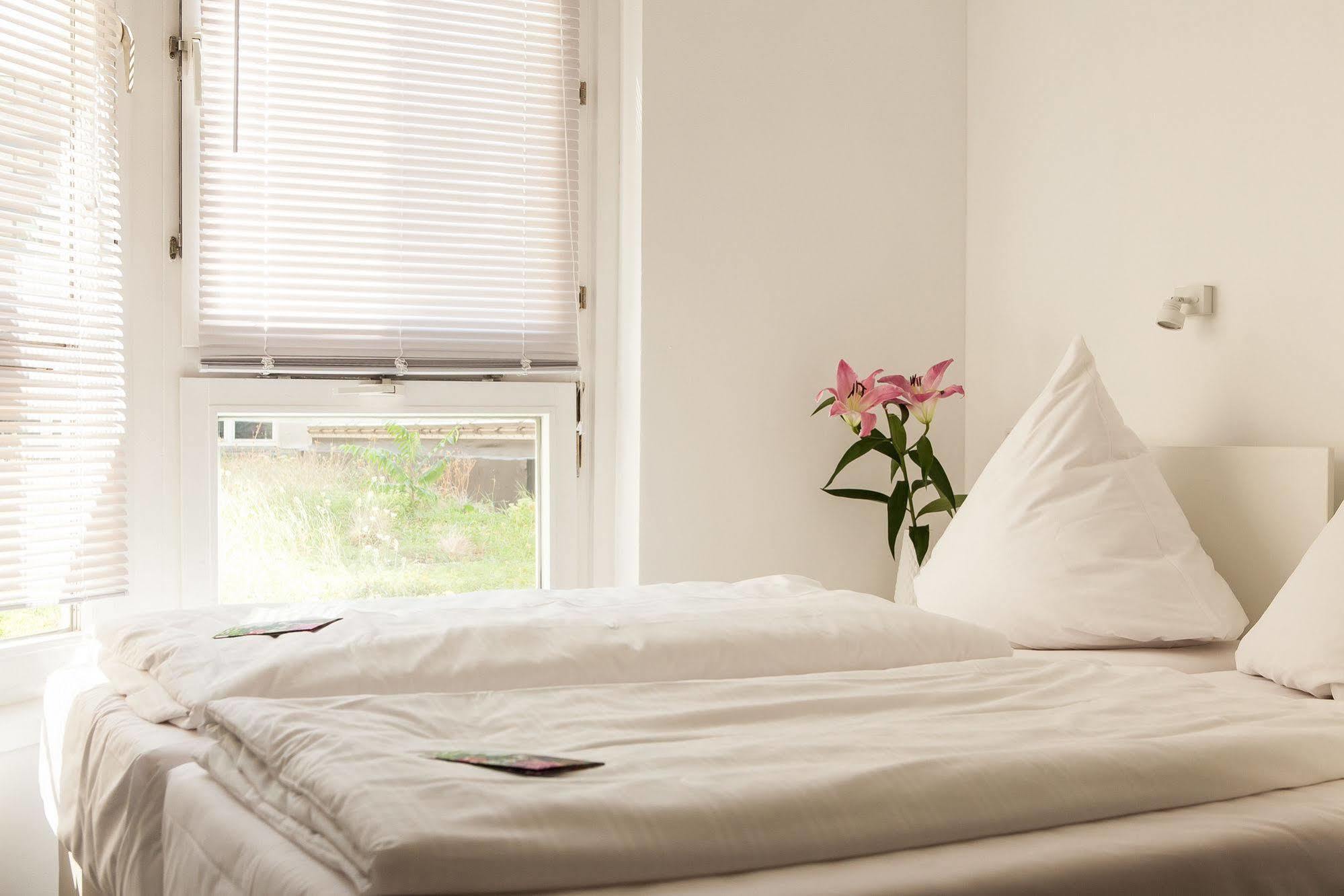Near Brandenburg Gate - Rooms&apartments Hostel *