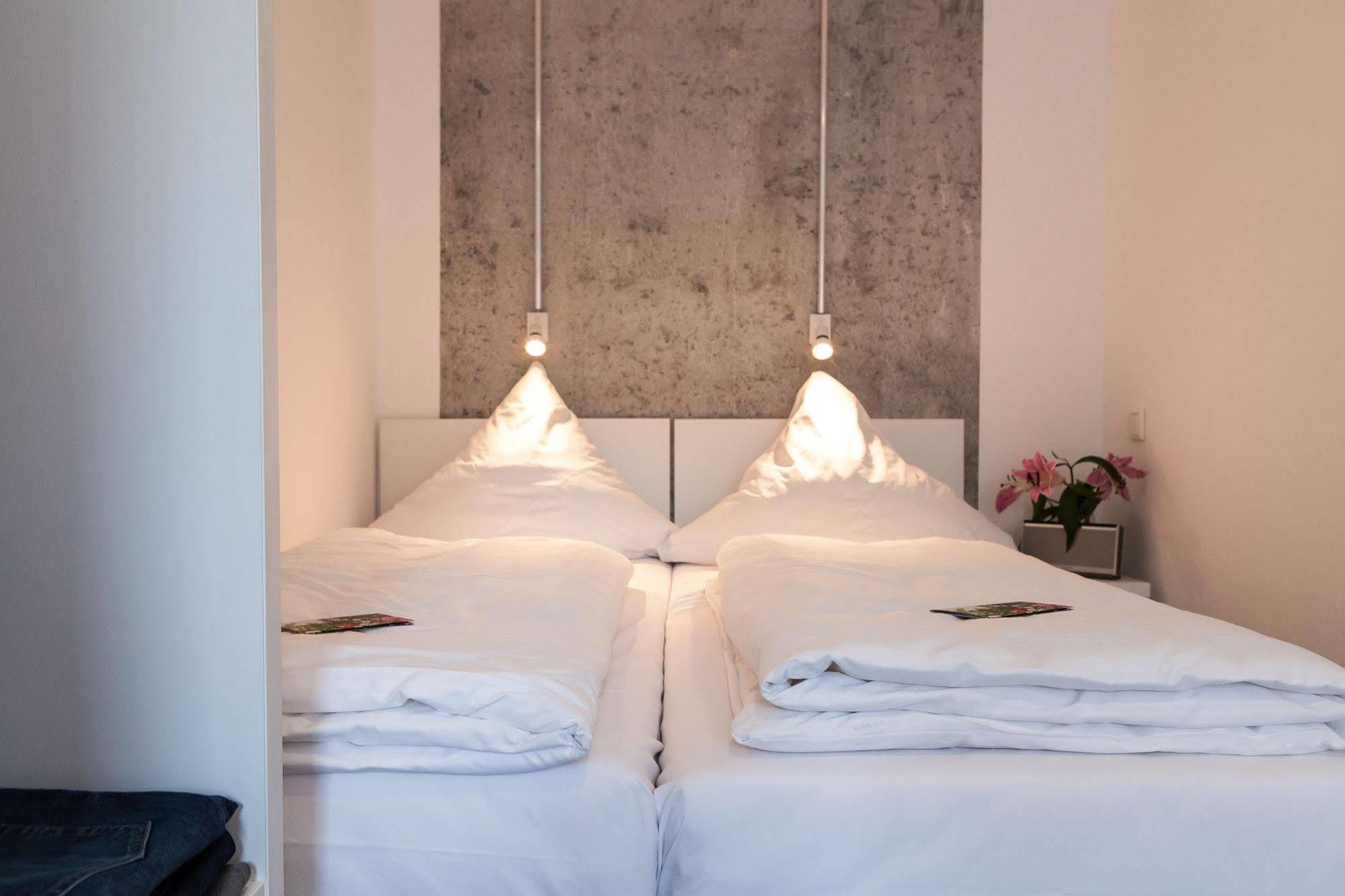 Hostel Near Brandenburg Gate - Rooms&apartments