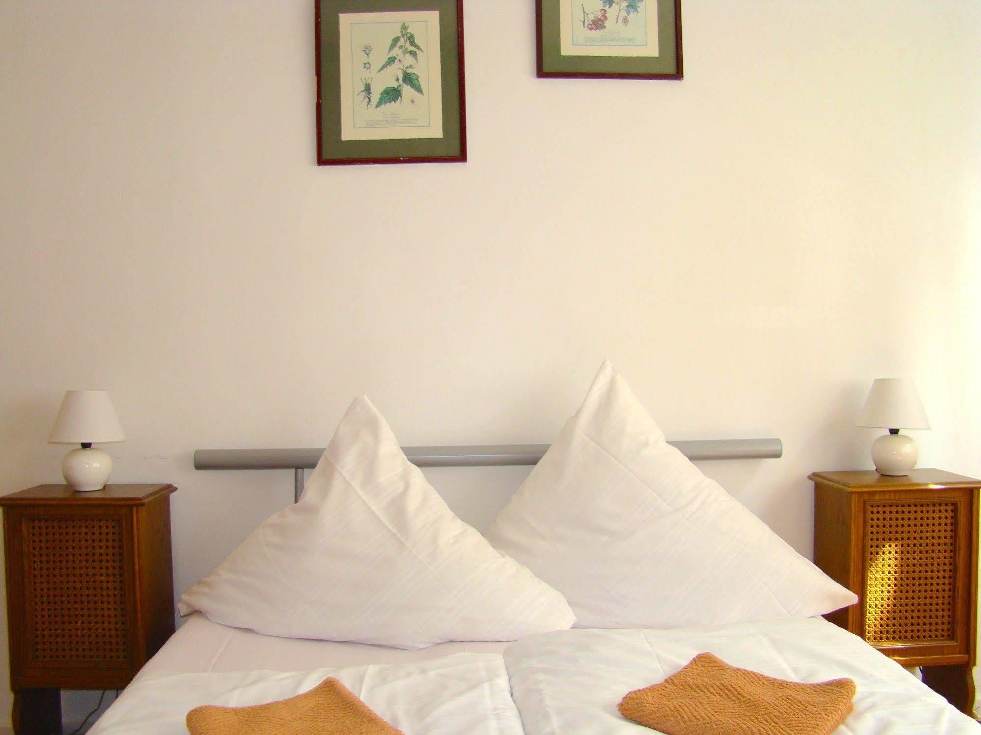 Near Brandenburg Gate - Rooms&apartments *