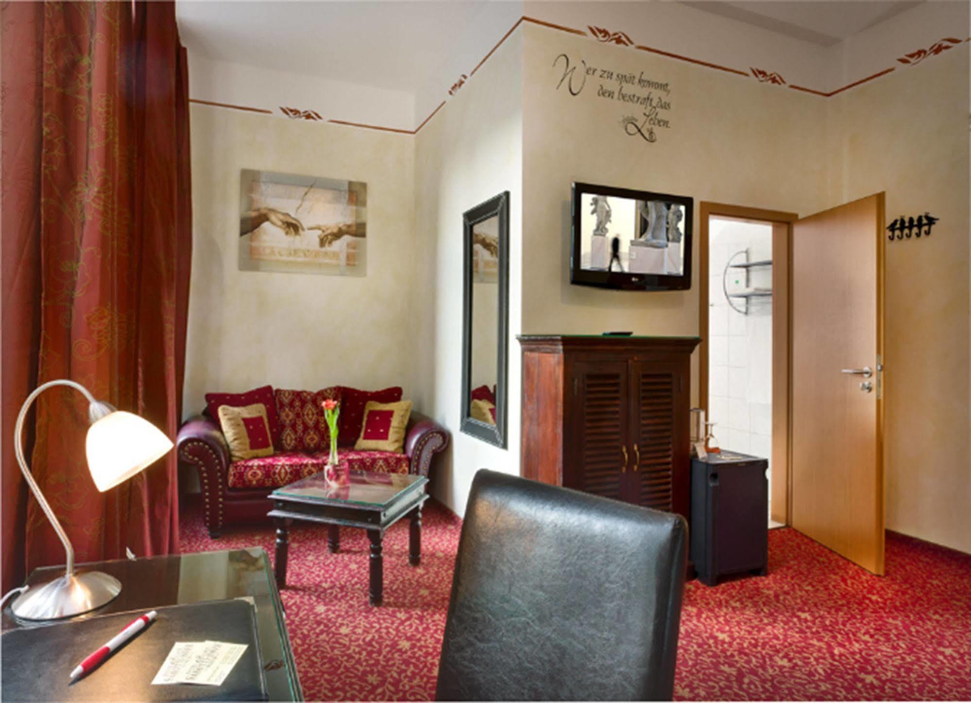 Hotell Sarotti-höfe 3*