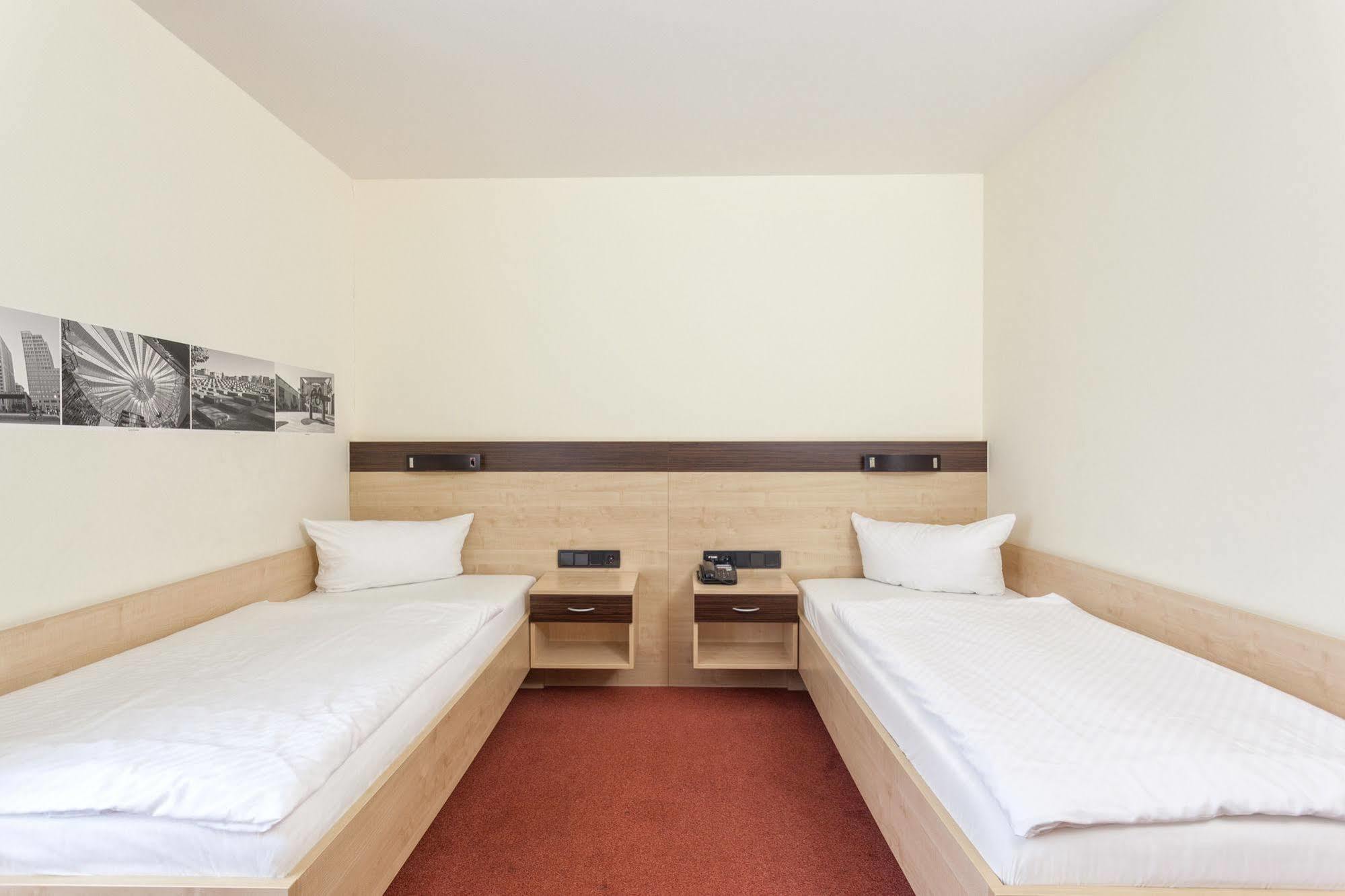 Hotell Mit-mensch 3*